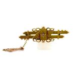 Vintage 15ct gold brooch with diamond