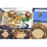 Box costume bracelets and costume jewellery