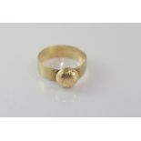 Vintage 9ct yellow gold ring