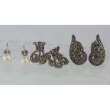 9ct white gold and pearl screw-on earrings