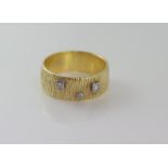 18ct yellow gold, 3 diamond ring