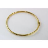 Italian 9ct yellow gold bangle with clasp