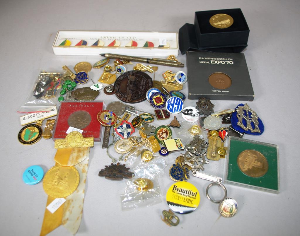 Collection of vintage badges - Image 3 of 6