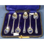George V cased set six sterling silver tea spoons