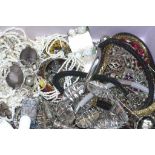 Quantity of costume jewellery