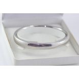 9ct white gold oval bangle