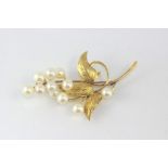 14ct yellow gold and pearl brooch