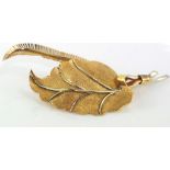 18ct yellow gold leaf brooch