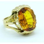 18ct gold and yellow sapphire ring