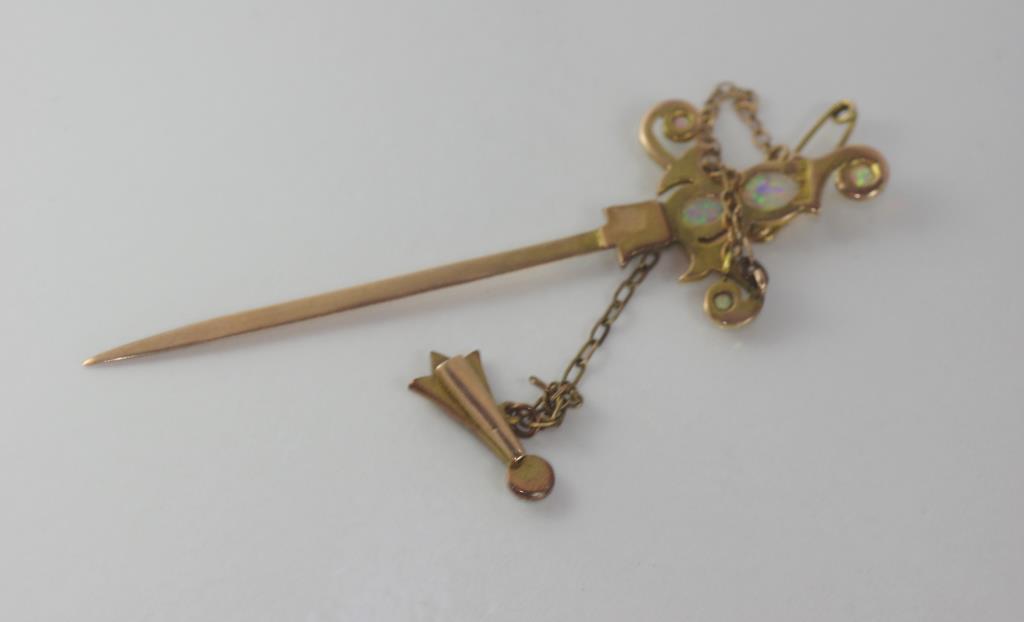 Good antique 9ct gold sword brooch - Image 3 of 3