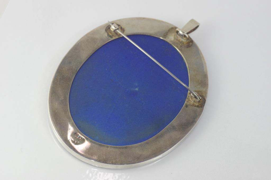 Large Wedgwood pendant / brooch set in silver - Image 2 of 2