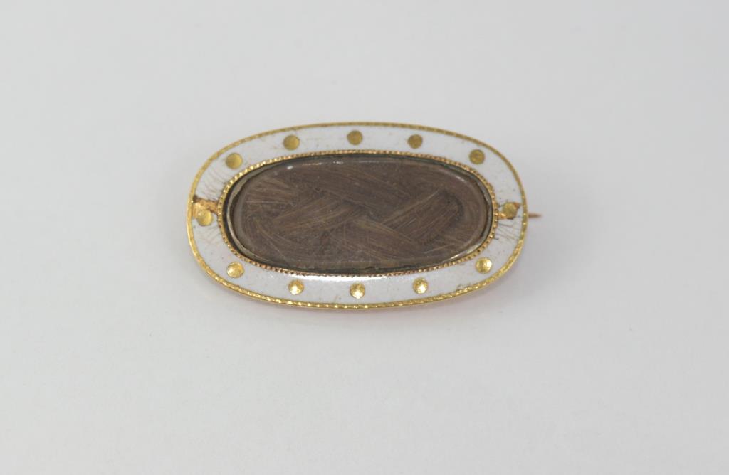 Antique 9ct gold & enamel mourning brooch