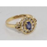 14ct gold gemset ring