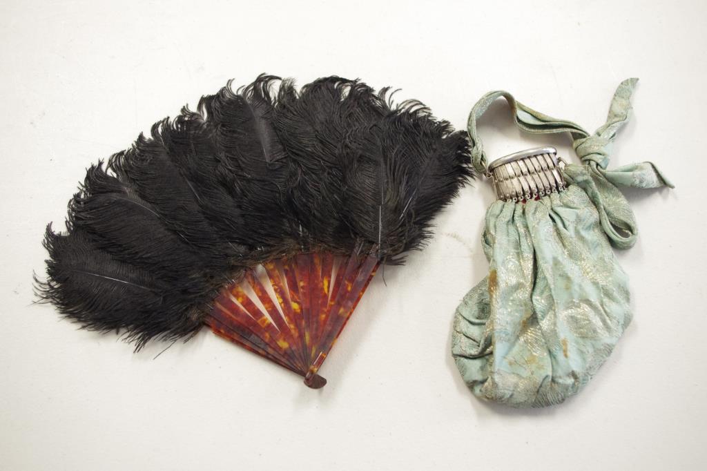 Antique tortoiseshell & feather ladies fan