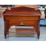 Colonial cedar washstand