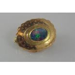 14ct yellow gold and opal brooch