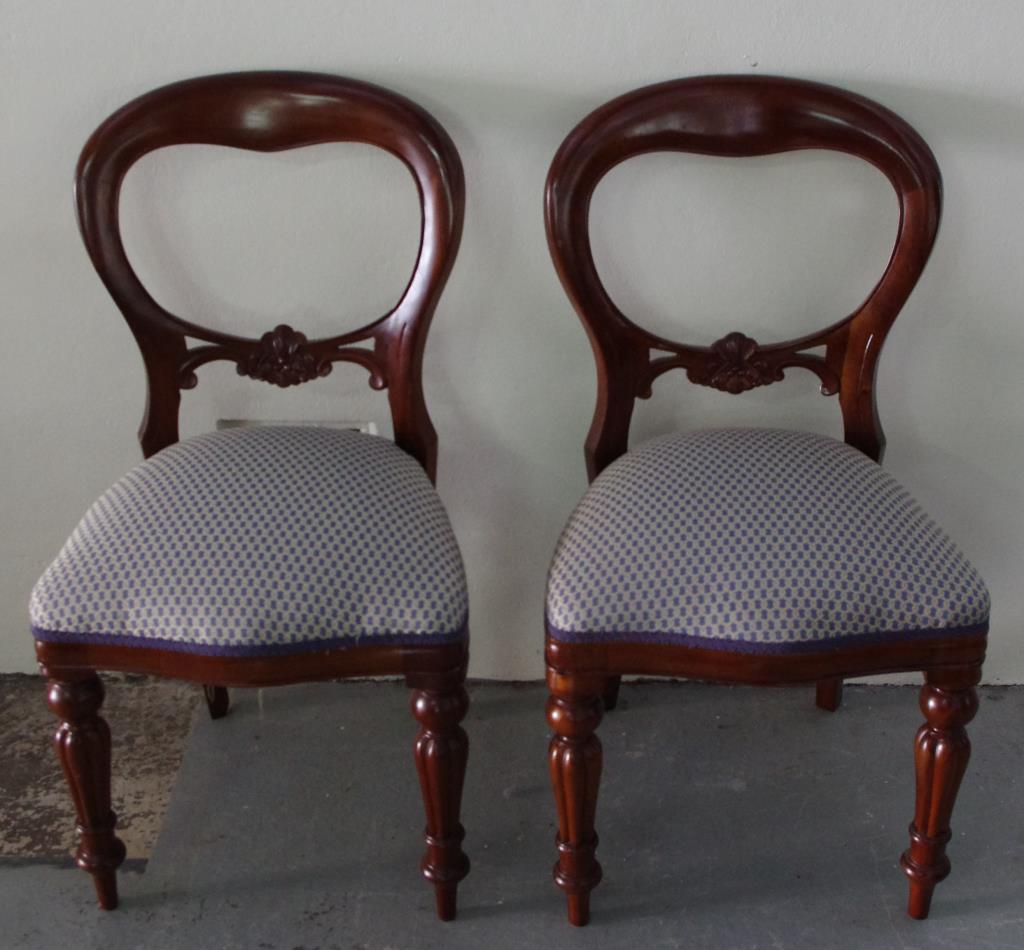 Six various balloon back dining chairs - Image 4 of 4