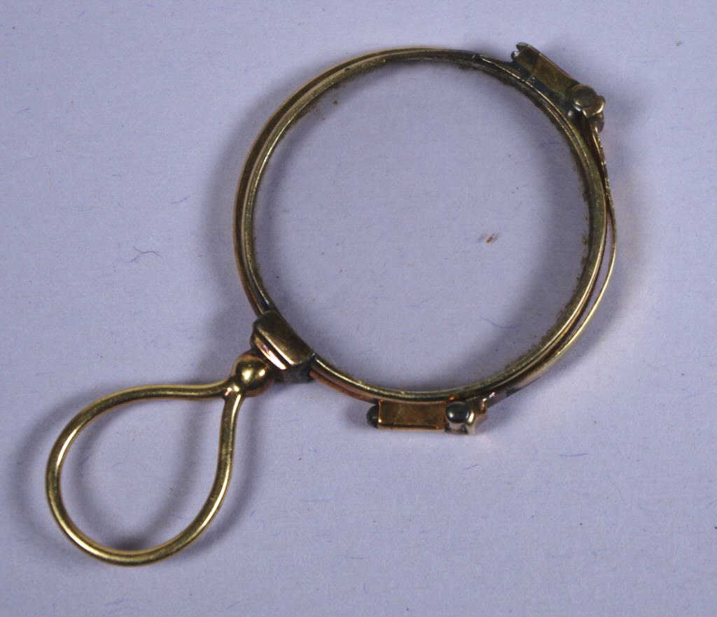 Antique gilt fold away pince-nez (eye glassses) - Image 2 of 2