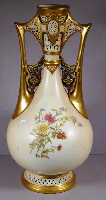 Large Royal Worcester ivory blush twin handle vase - Image 4 of 5