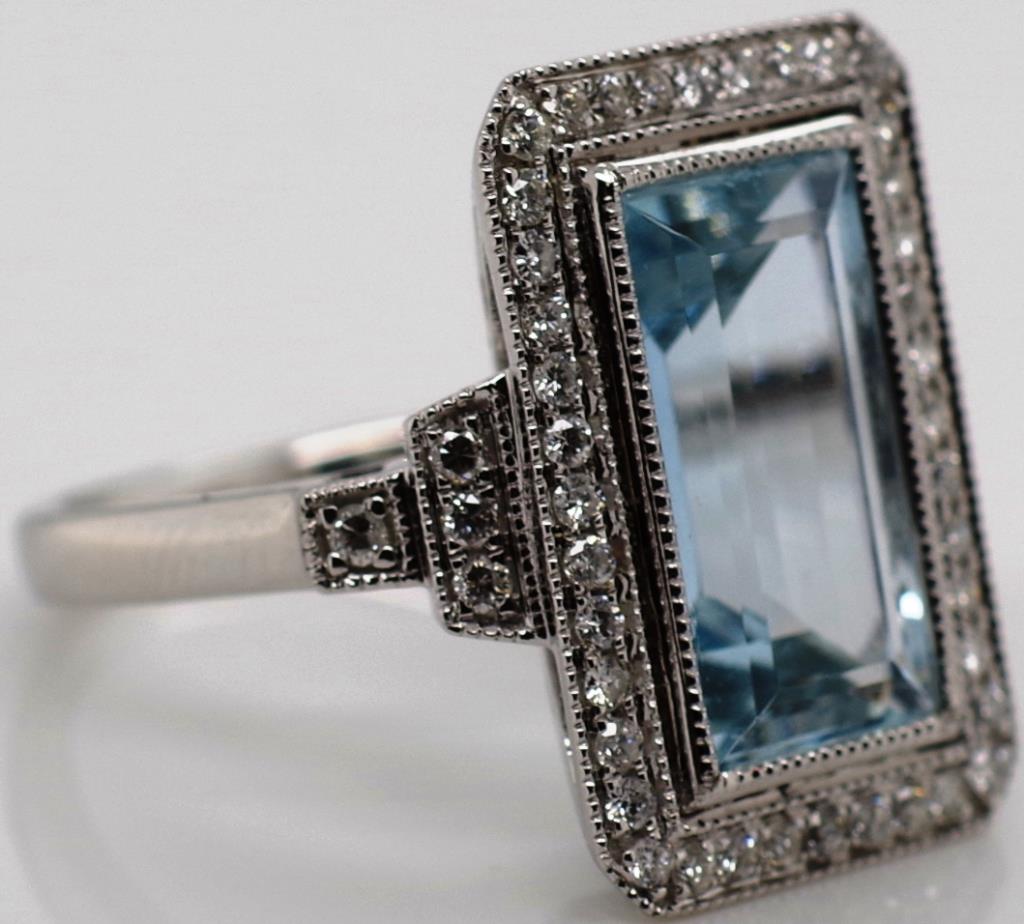 3.79ct aquamarine, diamond halo and gold ring - Image 3 of 5