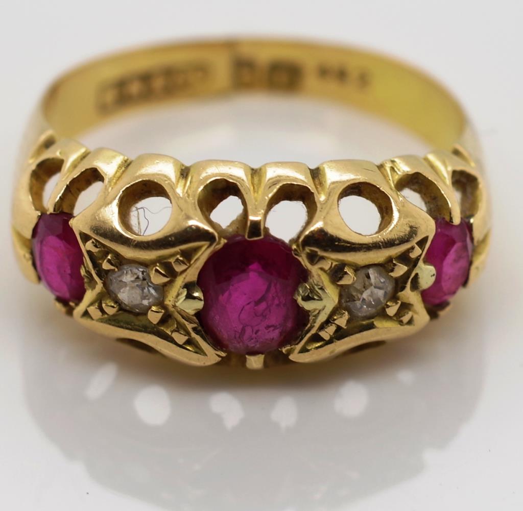 Antique gold diamond and ruby ring - Image 2 of 4