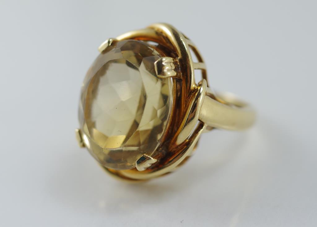 A good yellow gold and citrine ring - Image 2 of 3