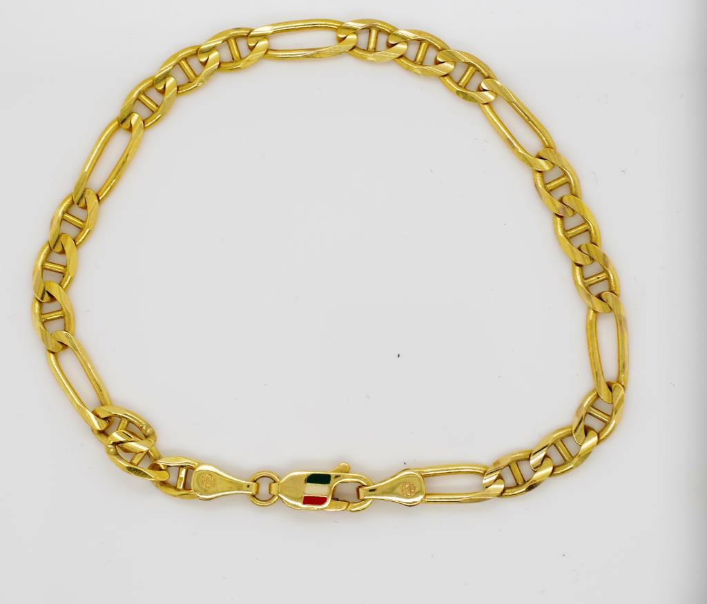 Small 9ct yellow gold bracelet