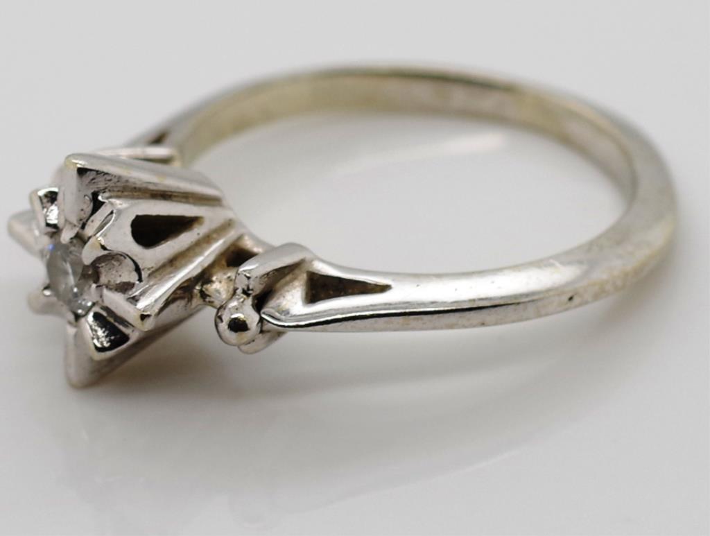 Solitaire diamond & gold ring - Image 4 of 4