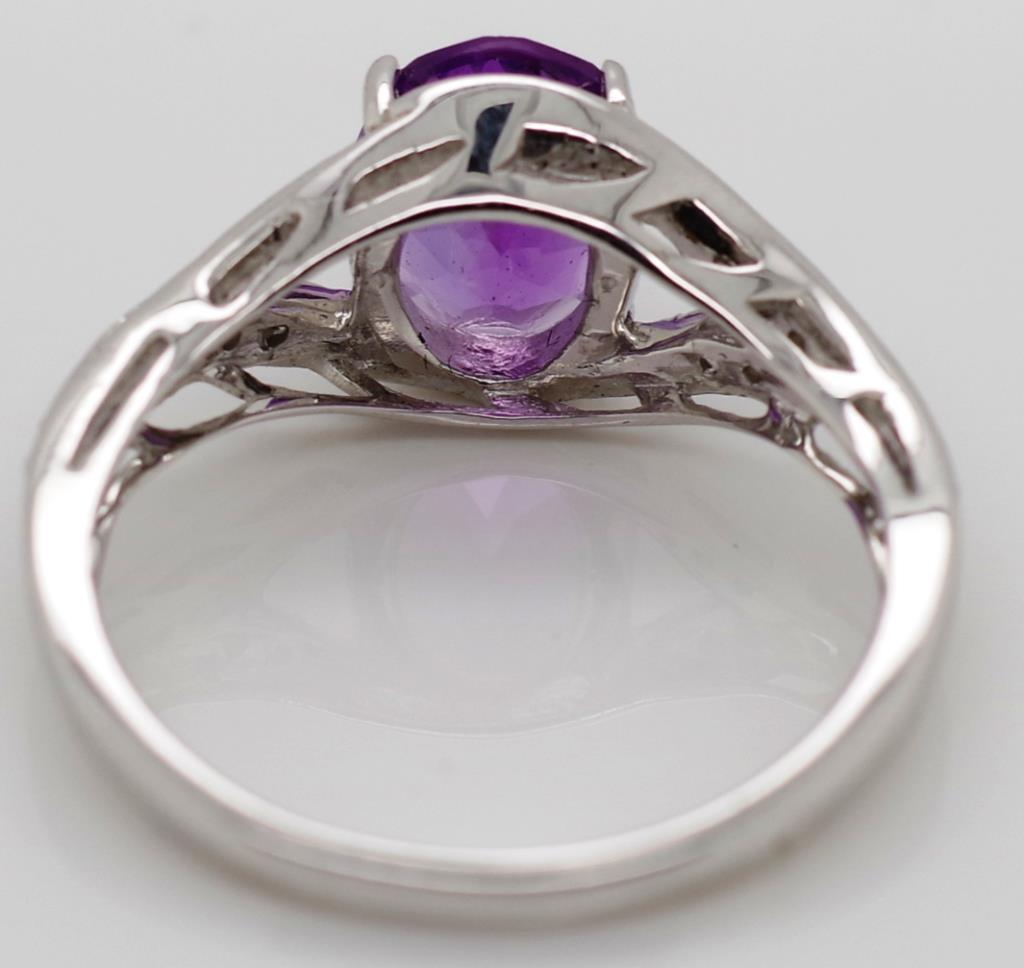 9ct white gold diamond and amethyst ring - Image 3 of 3