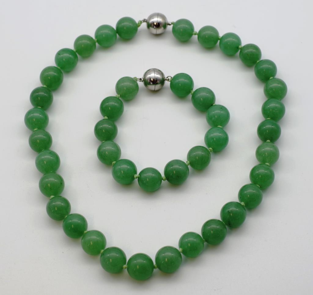 Jade bead necklace and bracelet