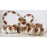 Royal Albert 'Old Country Roses' dinner set