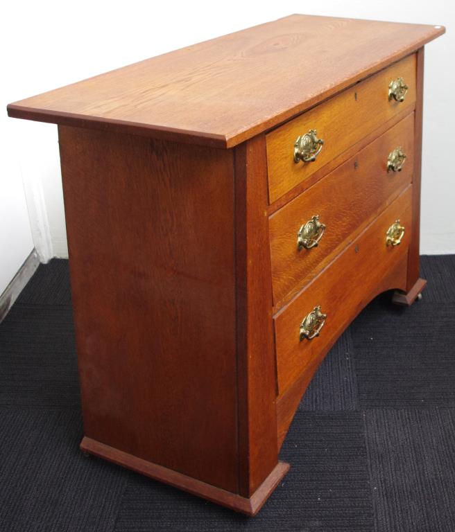 Early 20th century oak chest of drawers - Image 2 of 2