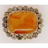 Antique carnelian and 9ct gold brooch