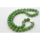 Vintage green jade bead necklace