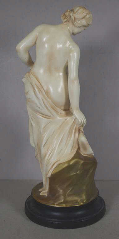 Crown Devon Fieldings figurine - Image 2 of 3