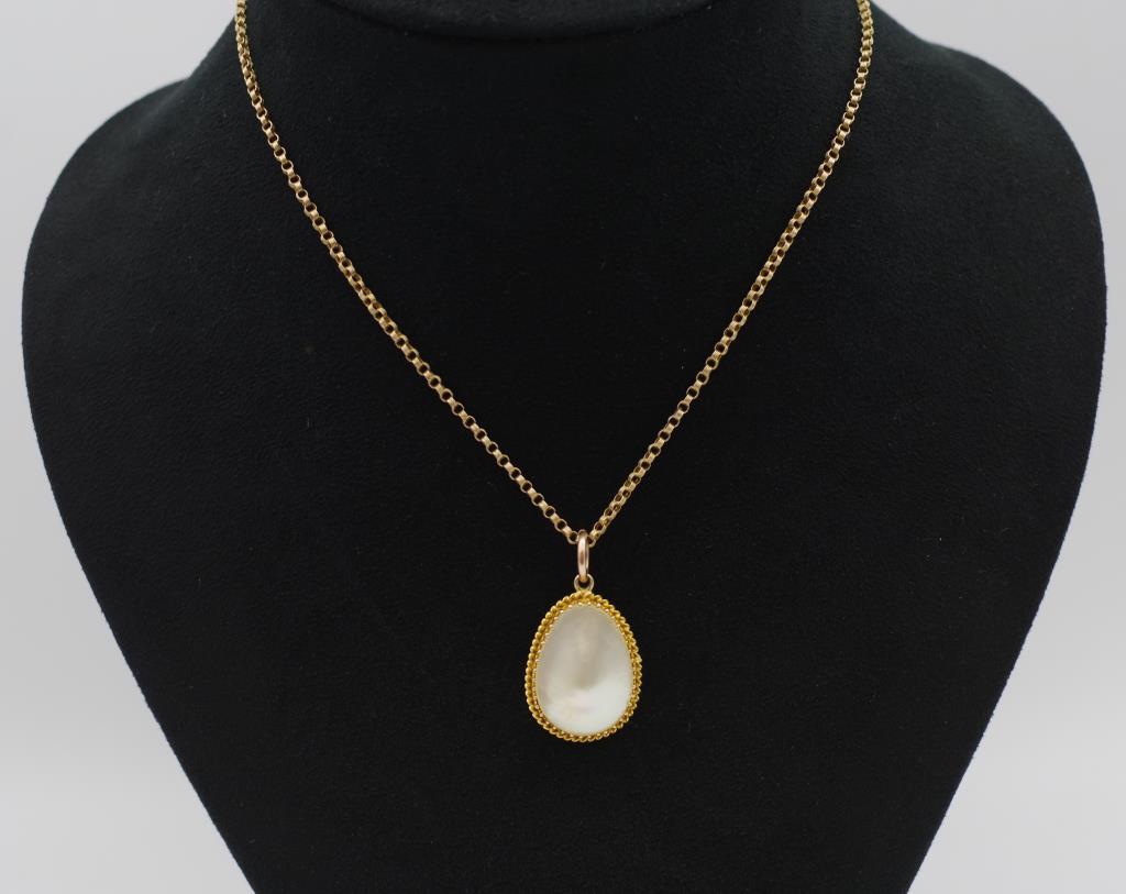 Blister pearl gold pendant and chain necklace - Image 5 of 5