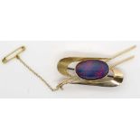 9ct yellow gold and opal brooch
