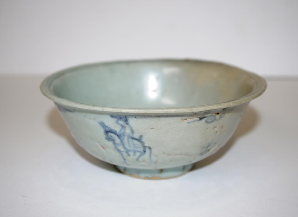 Chinese Ming Dynasty blue & white bowl