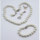 Set of costume jewellery pearls