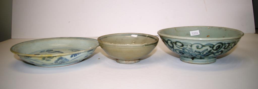 Three various Chinese Ming/Ching Dynasty bowls - Image 2 of 6