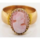 Antique 15ct gold cameo ring.