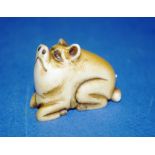 Antique Japanese carved ivory netsuke