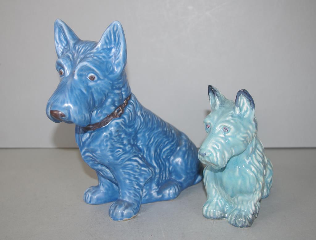 Two various Sylvac seated blue dog figures - Image 2 of 7