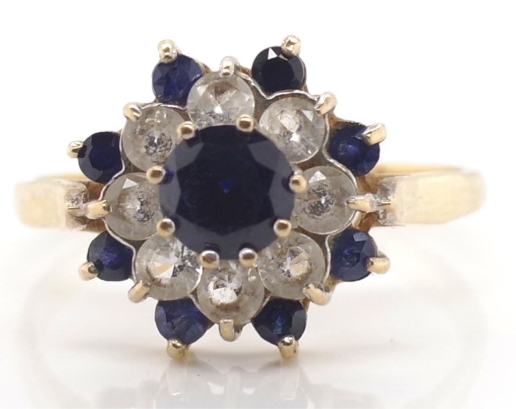 9ct gold and simulant cluster ring - Image 3 of 5