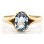 Topaz and 9ct gold ring
