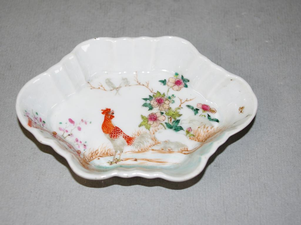 Antique Chinese export ware porcelain dish