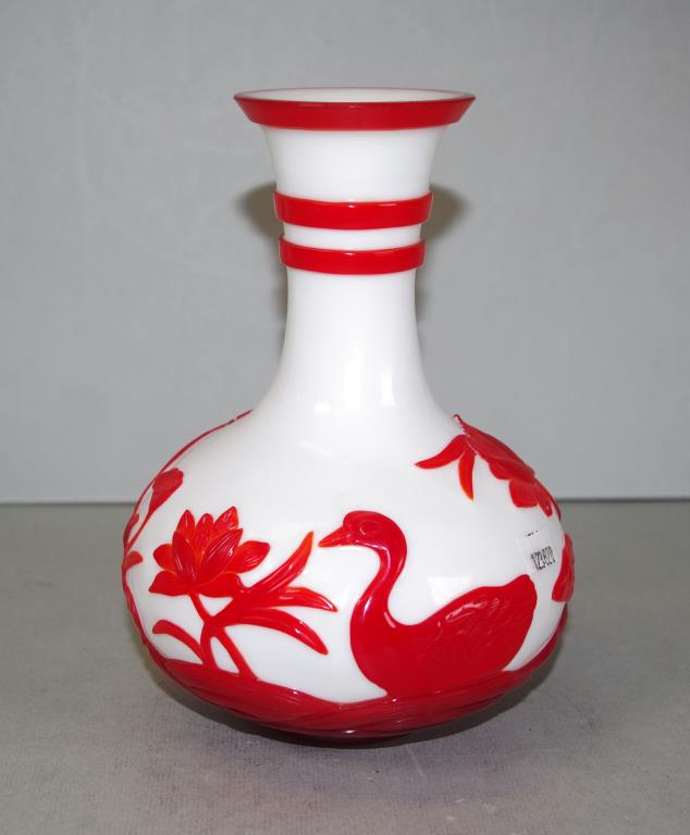 Chinese Peking glass vase - Image 3 of 5