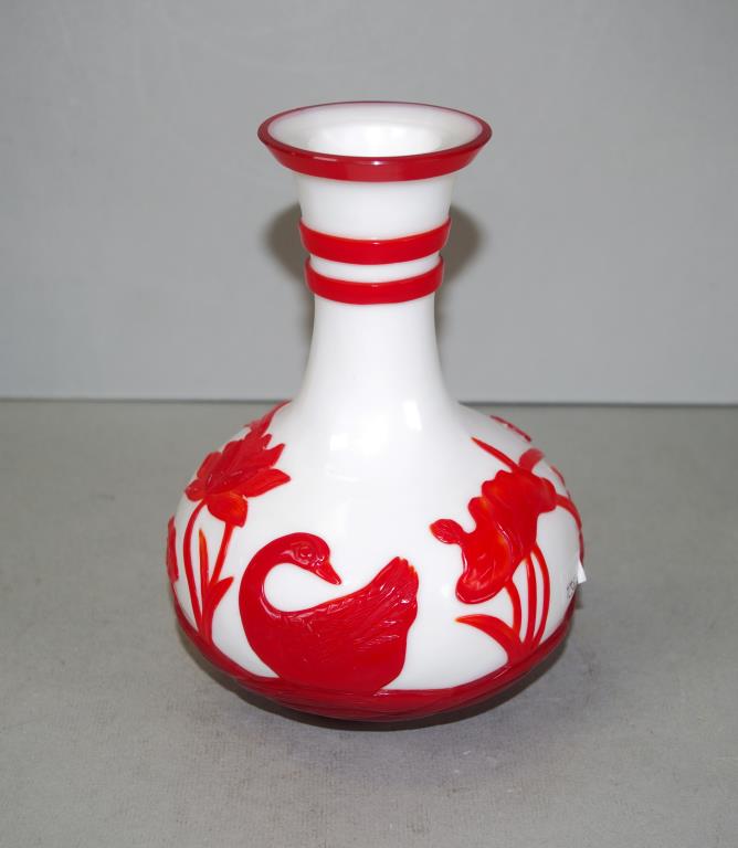 Chinese Peking glass vase - Image 4 of 5