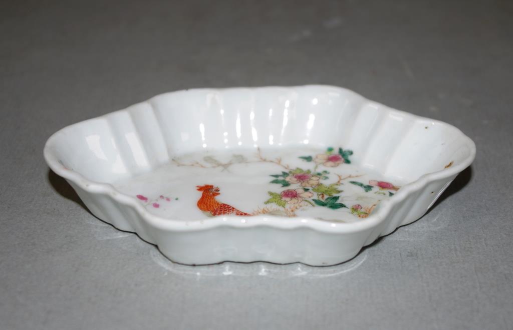 Antique Chinese export ware porcelain dish - Image 2 of 3