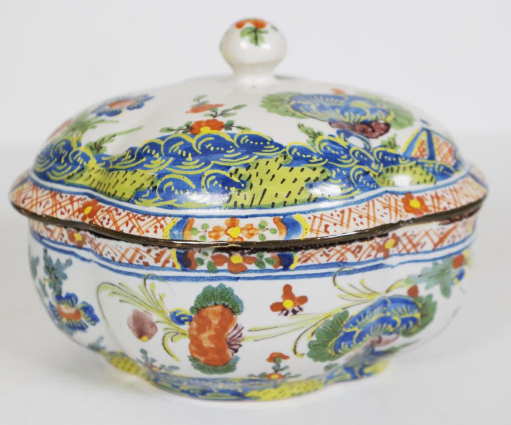 Antique Italian maiolica lidded tureen